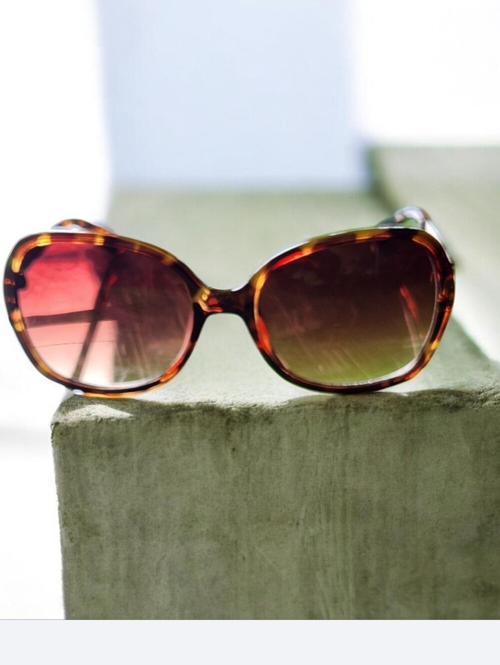 Women's Tortoiseshell Sunglasses Wit Leopard Print Frames ■ EUC